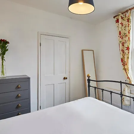 Dom wakacyjny Host & - Clarence Place *