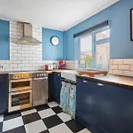 Host & - Clarence Place * Whitby